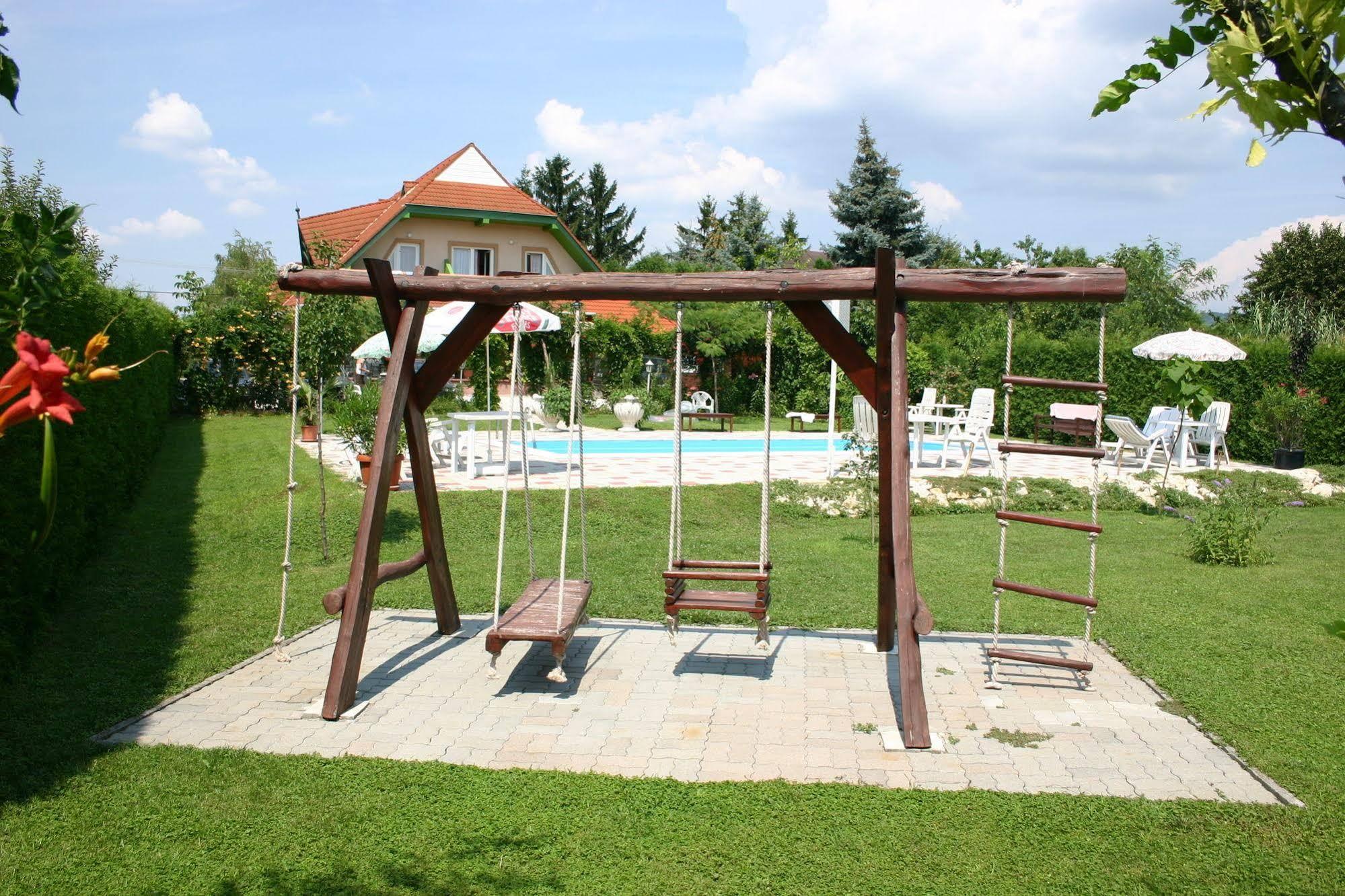 Lorelei Pension Adults Only Gyenesdias Luaran gambar