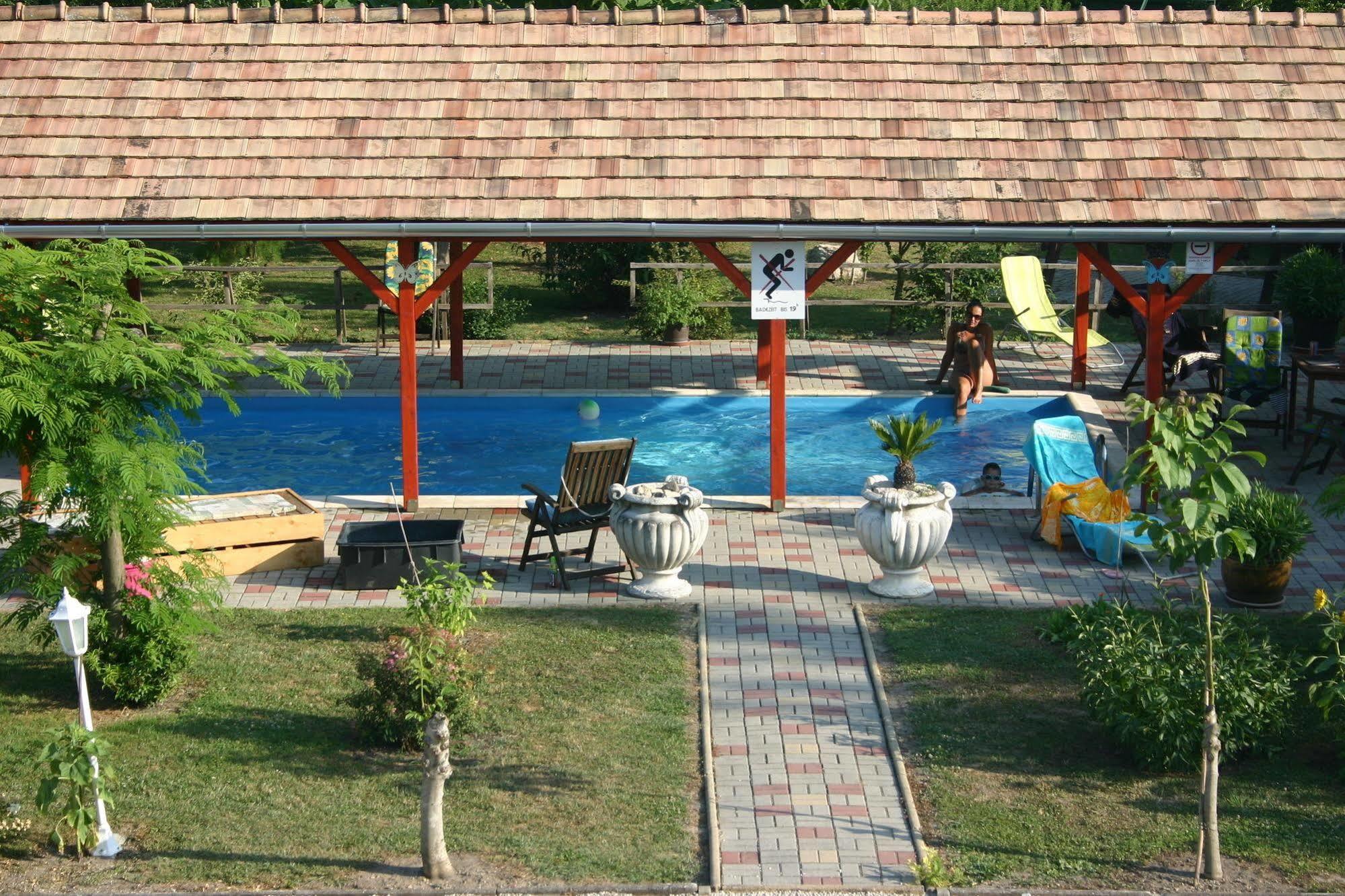 Lorelei Pension Adults Only Gyenesdias Luaran gambar